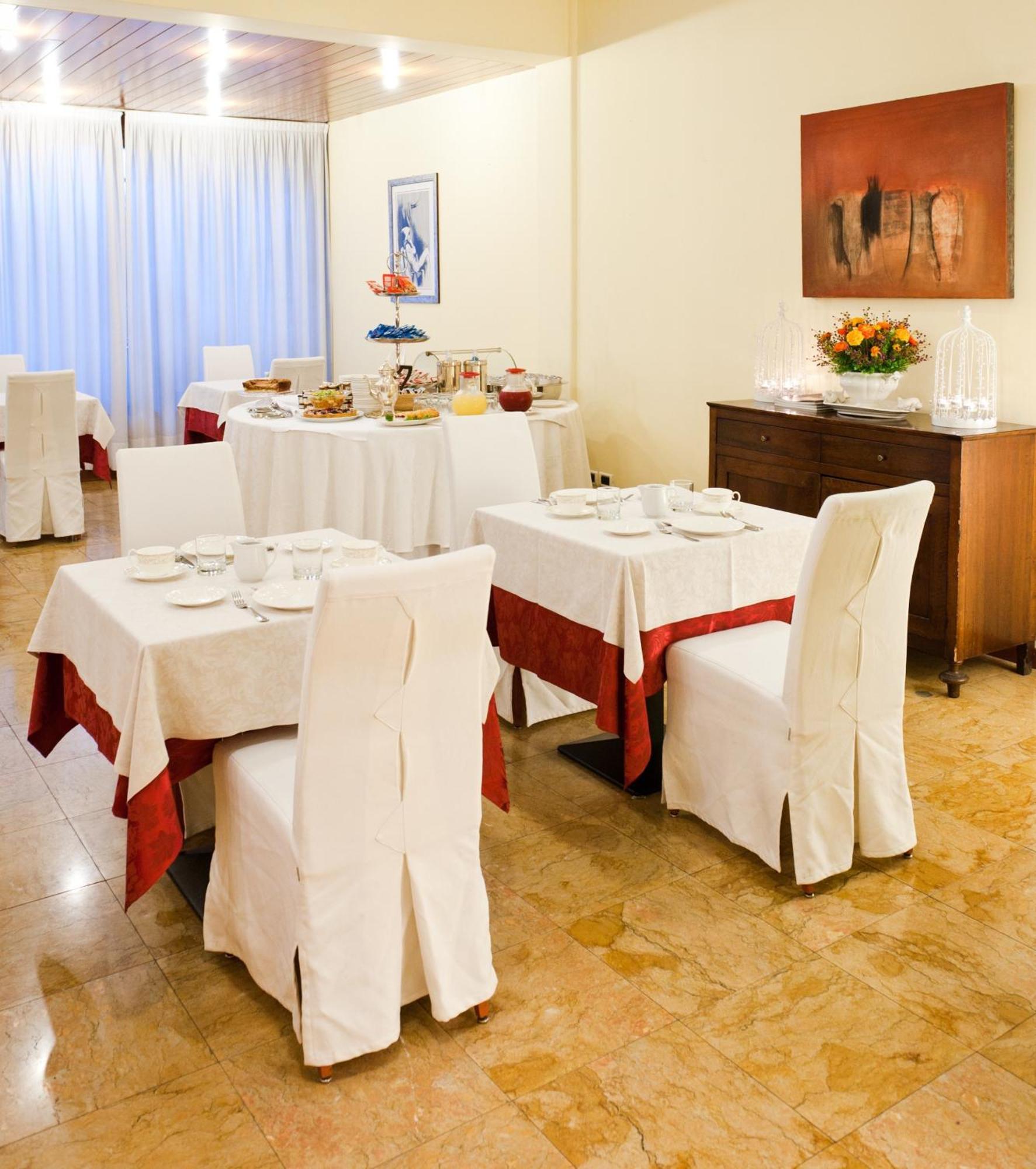 Ca' Delle Rose Hotel กัสเตลฟรันโก เวเนโต ภายนอก รูปภาพ
