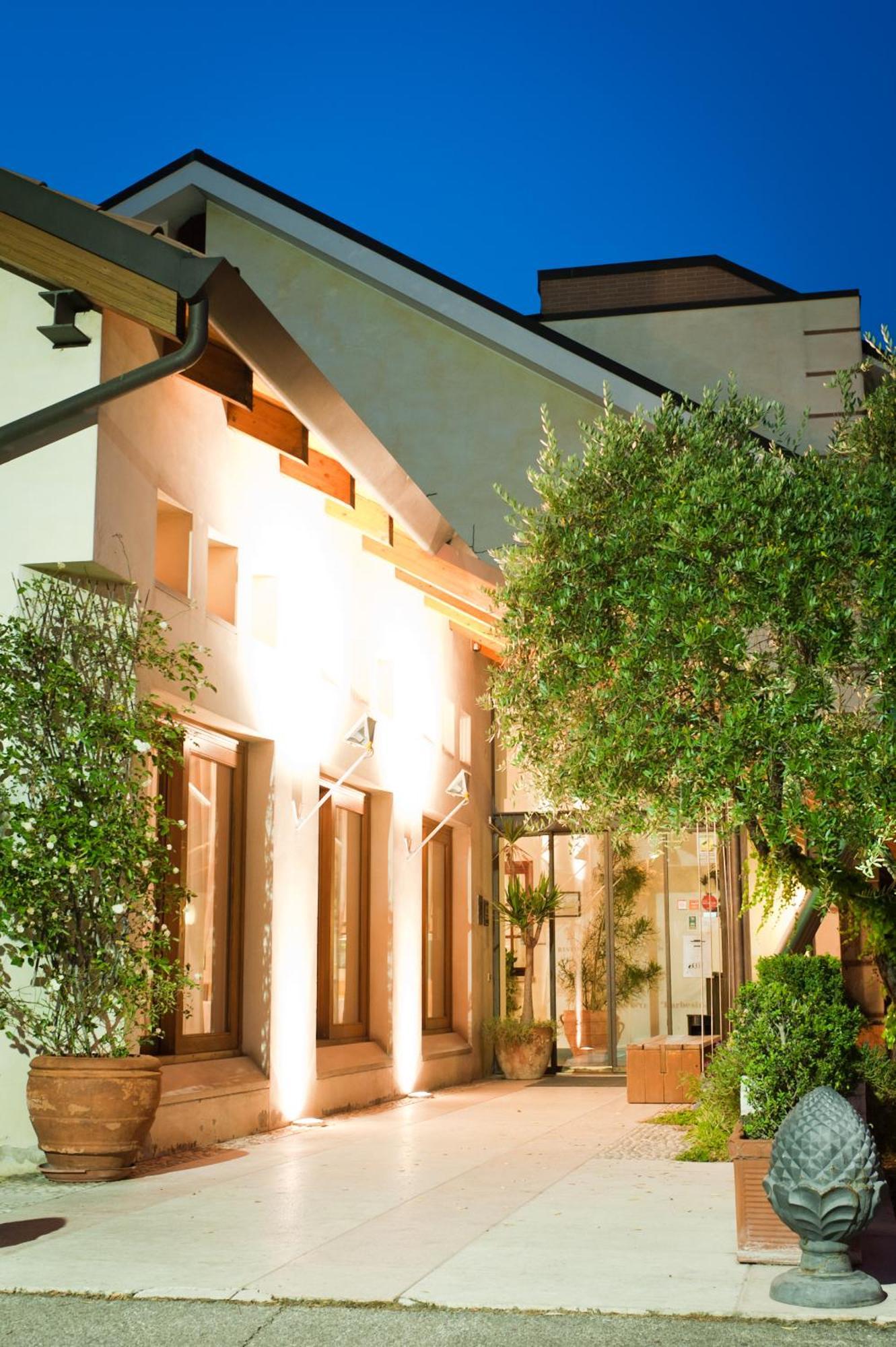 Ca' Delle Rose Hotel กัสเตลฟรันโก เวเนโต ภายนอก รูปภาพ